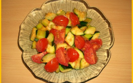 Poêlée de courgettes et tomates à l'ail - Photo par biscottine