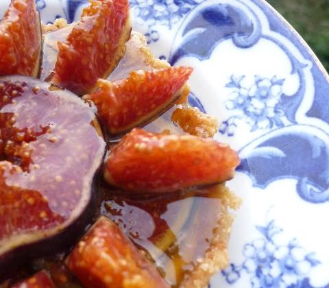 Tartelettes figues et mascarpone au miel de châtaigner sans cuisson - Petite Cuillère et Charentaises
