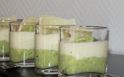 Mousse d'asperges sur lit d'avocat - Photo par Evacuisine