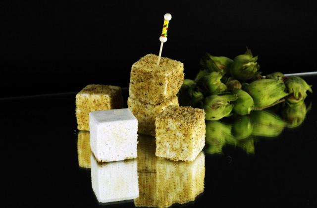 Marshmallows au Cantal et aux noisettes - Photo par uncuisq
