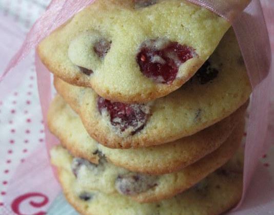 Cookies aux cranberries, raisins et noisettes - Photo par eloala