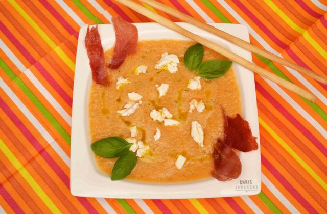 Soupe fraîche de melon au basilic, chèvre et Serrano grillé - Photo par Communauté 750g