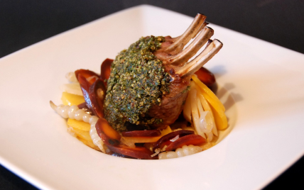 Carré d'agneau du Connemara en croûte d'herbes et légumes oubliés - Photo par Dominique - "Cuisine plurielle"