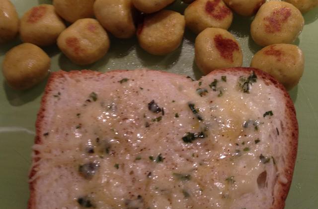 Croque Saumon ail et fine herbe - Photo par AnthonyReg