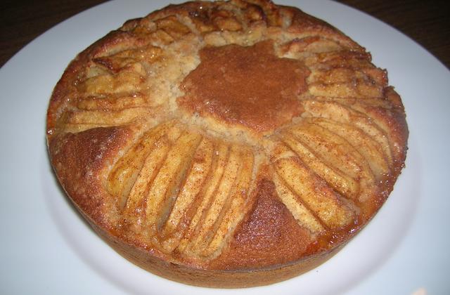 Gâteau aux pommes caraméliées - Photo par carofiH