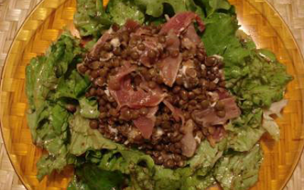 Salade de lentilles au jambon cru et au chèvre - Photo par delphinetika