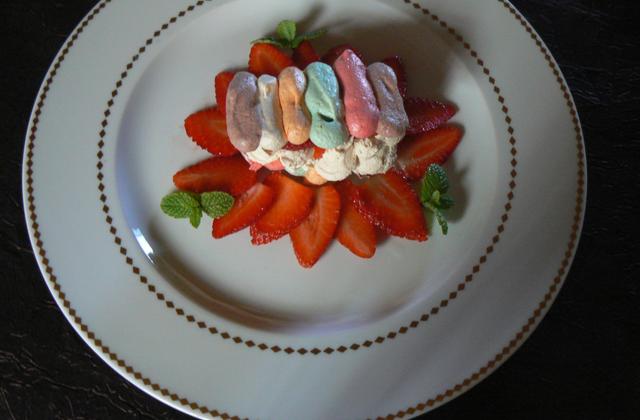 Pastel de fraises label rouge a la crème de confiture de lait - Photo par pascal93a