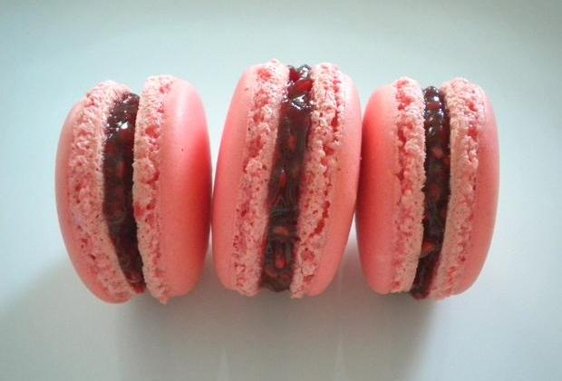 Macarons framboises bon marché - Photo par Béatrice du blog Bybeatrice
