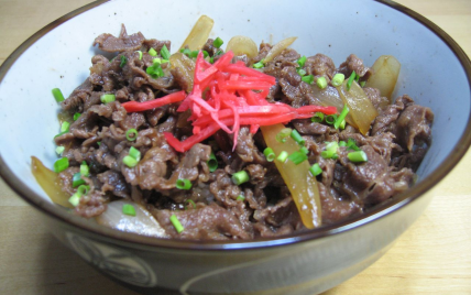 Gyuudon - plat traditionnel japonais - Photo par Amelie a-vos-baguettes