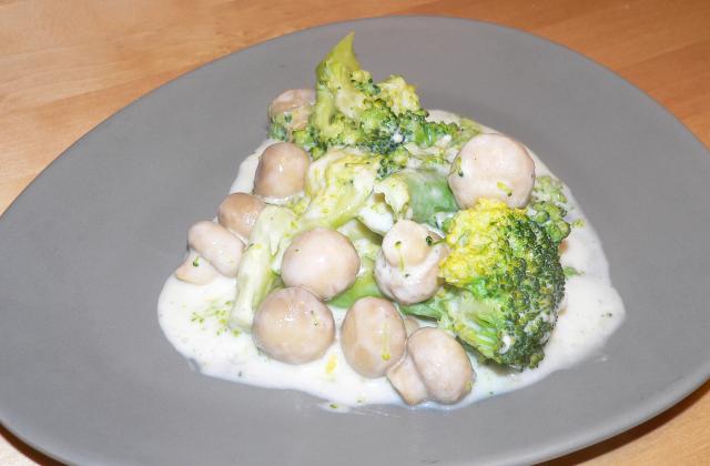 Brocolis crémeux aux champignons - Photo par la cuisine de loli