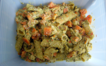 Penne au tofu sauce basilic-amandes - Photo par adelinaK