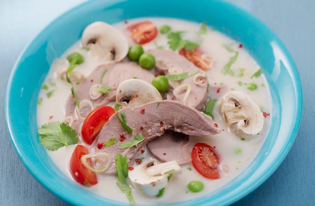 Soupe thaï au lait de coco et langues d'agneau - Photo par Les produits tripiers