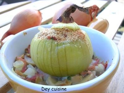 Oignons farcis aux champignons et aux petits lardons - Photo par DeyCuisine