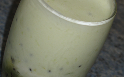 Verrine de mousse de kiwi au sirop d'agave - Photo par yanneb