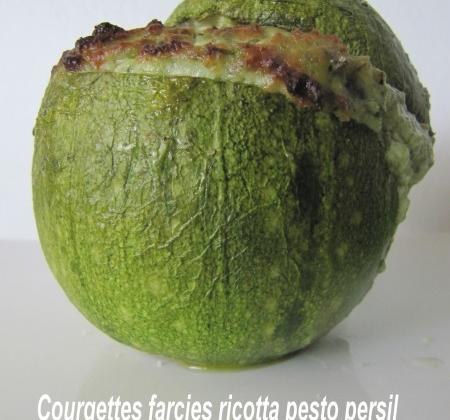 Courgette ronde farcie à la ricotta et pesto de persil - Photo par caroch