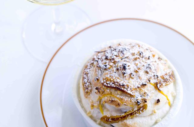 Soufflé aux coings et aux fruits du mendiant par Alain Passard - Photo par vindep