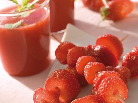 Sirop de fraises gourmand pour brochettes de Fraises du Périgord IGP - Photo par AOP IGP