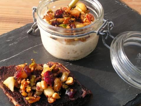 Goûter aux saveurs d'enfance : riz au lait et brioche perdue aux fruits d'automne - Photo par magcui