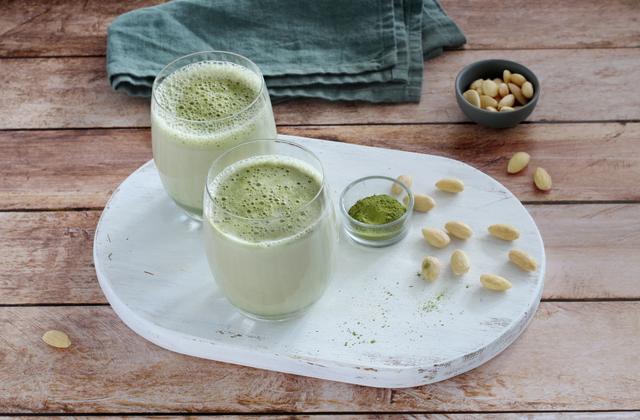 Matcha latté au lait d'amandes - Photo par Silvia Santucci