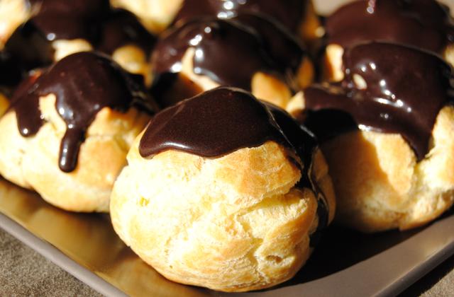 Choux à la crème chocolatée - Photo par Alexandra Armanelli