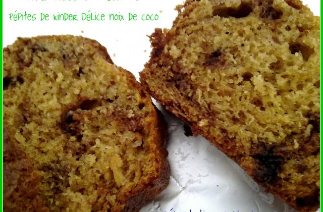Cake au Carameloos à tartiner aux spéculoos et ses pépites de Kinder Délice à la noix de coco - Photo par delect