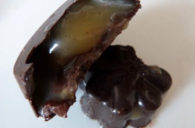 Chocolats fourrés caramel à tartiner au beurre salé & fleur de sel Cognac raisin - Photo par Carmen