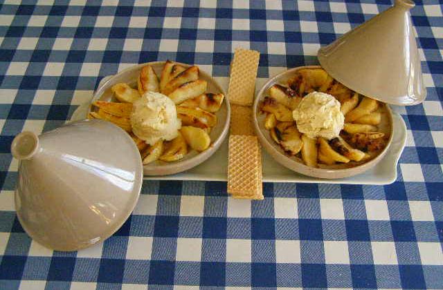 Tajine de pommes avec glace à la vanille facile - Photo par findv