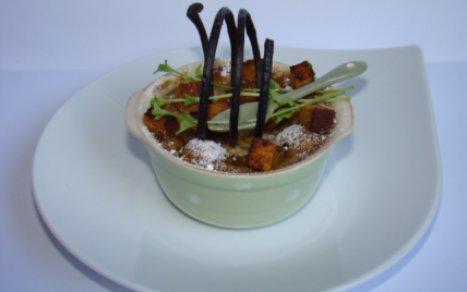 Gratin de mirabelles, réglisse, citron, et croutons de pain d'épices - Photo par Sandrine Baumann