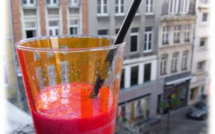 Smoothie girly : pamplemousse, framboises et banane - Photo par TitePomme
