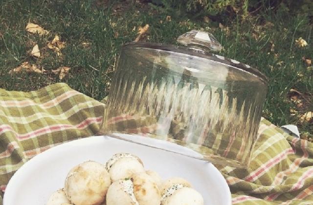 Champignons fourrés au fromage frais, ail et persil - Photo par La petite cuisine de Sabine