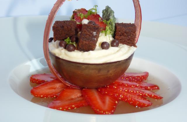 Douceur chocolatée printannière : chocolat, rhubarbe, guariguette et citron vert - Photo par Sandrine Baumann