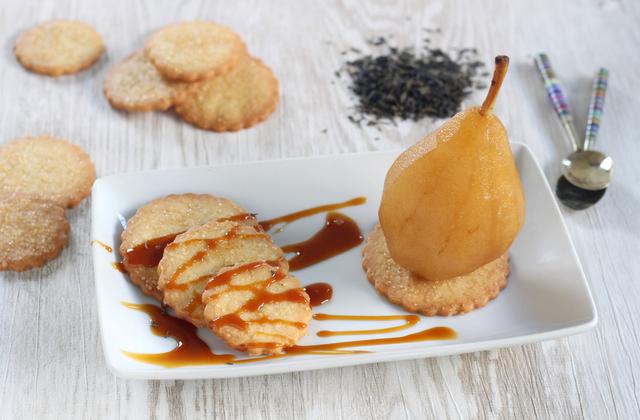 Poires pochées au thé et ses sablés - Photo par Silvia Santucci
