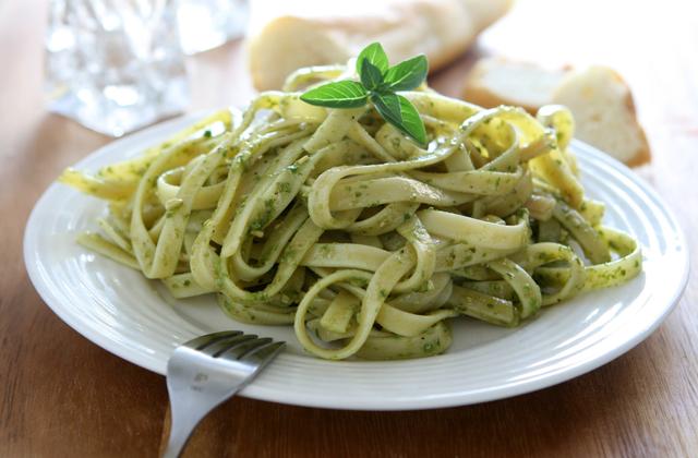Tagliatelles à la crème à l'ail des ours - Photo par domingHm