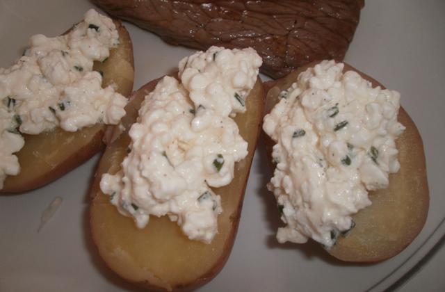 Pomme de terre à la sauce cottagecheese et ciboulette - Photo par Choupa52