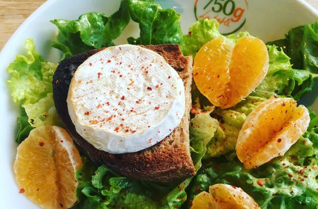 Salade au fromage de Rocamadour à la clémentine - Photo par 750g La Table