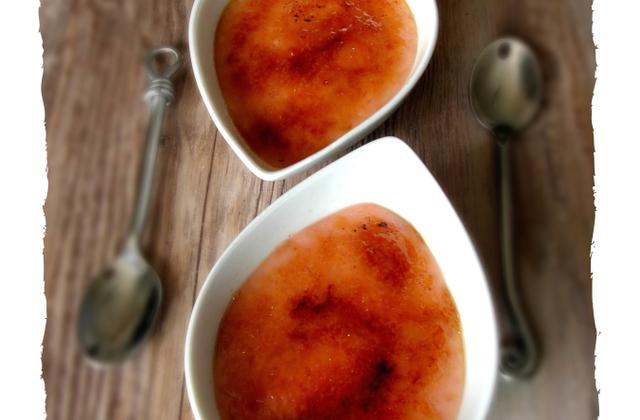 Crème brûlée à l'orange sanguine, sans œuf et sans gluten - Photo par audrey bureau