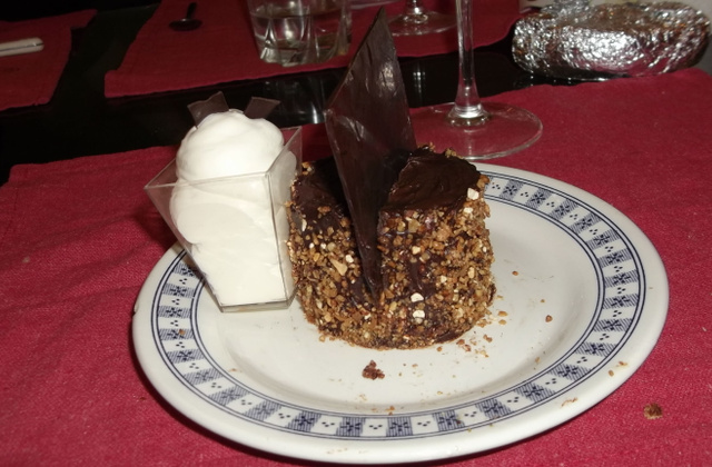 Recette Entremet Chocolat Pralin En Habit De Mystere Et Sa Creme De Mascarpone En Chantilly A L Amande Amere 750g