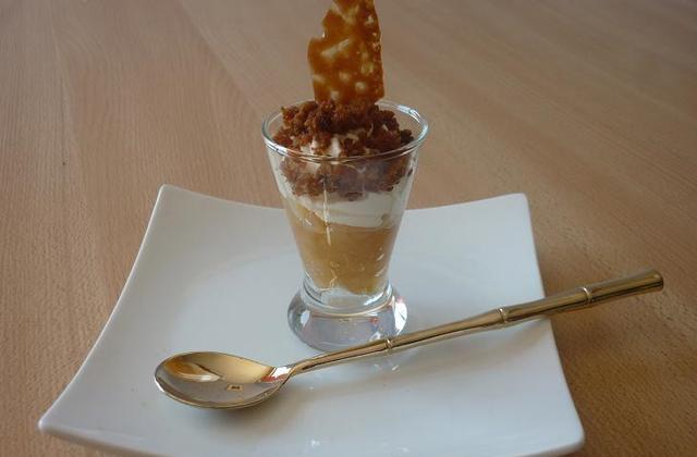 Verrines aux pommes et aux poires et granité de spéculoos - Photo par janssens.brigitte