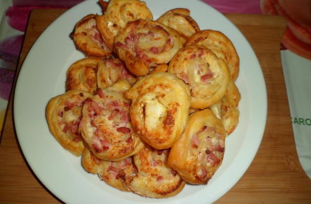 Roulé aux lardons ou aux fromages - Photo par melaniiO