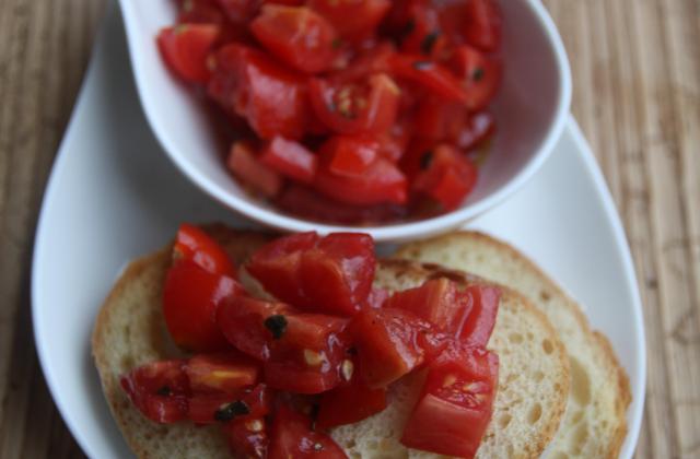 Bruschetta à la tomate traditionnelle - Photo par nonnapapera