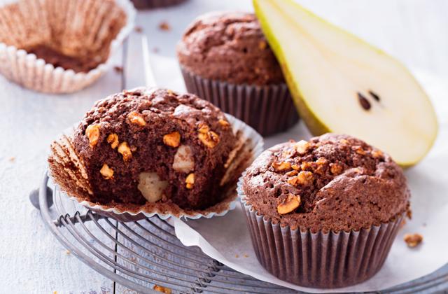 Muffins chocolat aux poires pochées et noisettes caramélisées - Maïzena