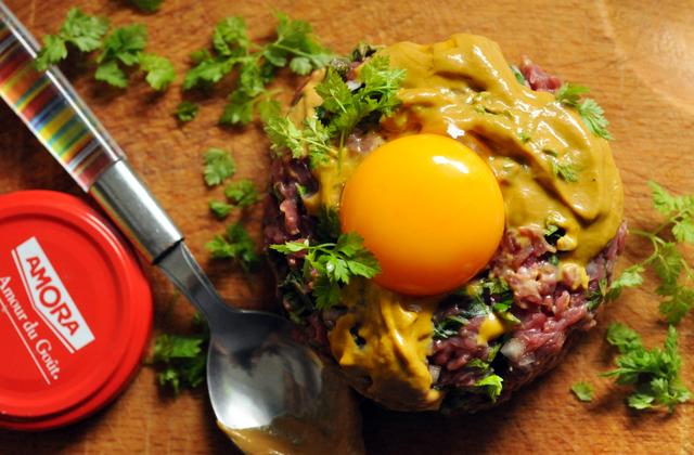Tartare à la moutarde aromatisée - Photo par Amora