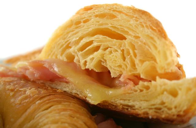 Croissant simple et rapide au fromage et jambon - Photo par Chef Christophe