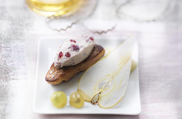 Foie gras rôti, poire et raisins Tartare® Cranberry & Poivre - Quiveutdufromage.com