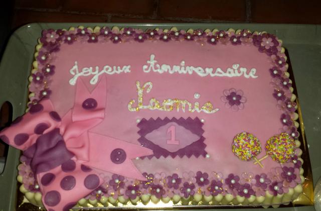 Gâteau d'anniversaire multicolore - Photo par dufourLg