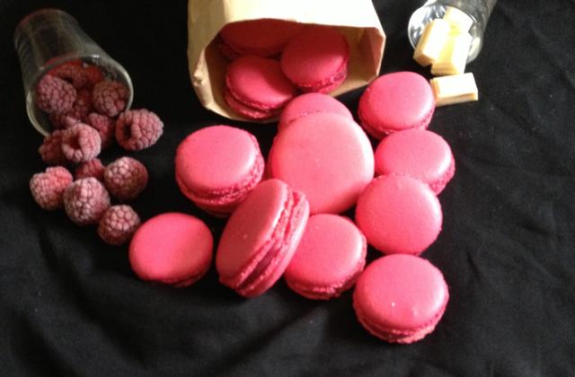 Macarons framboises chocolat blanc - Photo par gourmaf