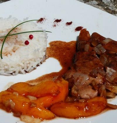 Aiguillettes de canard aux pêches, sauce miel et vinaigre balsamique - Photo par bagout