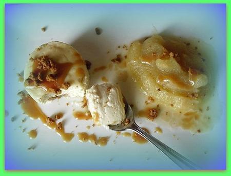 Cheesecake aux suisses et aux spéculos avec sa compotée pomme ananas vanillée - Photo par tulipe_isa