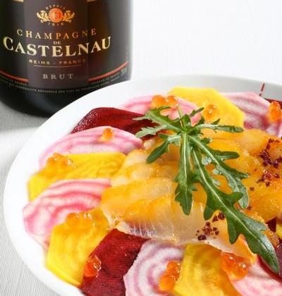 Carpaccio de haddock et betteraves aux œoeufs de saumon - Photo par Champagne de CASTELNAU