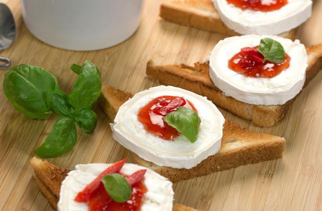 Toasts de chèvre à la confiture de poivron-fraise - Photo par Chef Damien